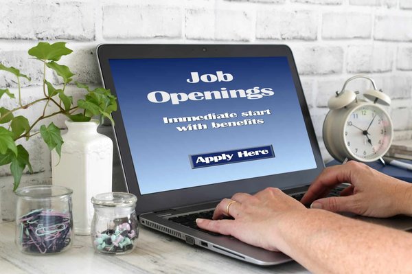 Après une reconversion, comment rechercher un emploi à Sens ?